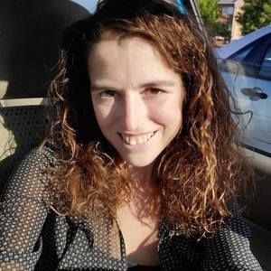 Meet your Posher, Laura